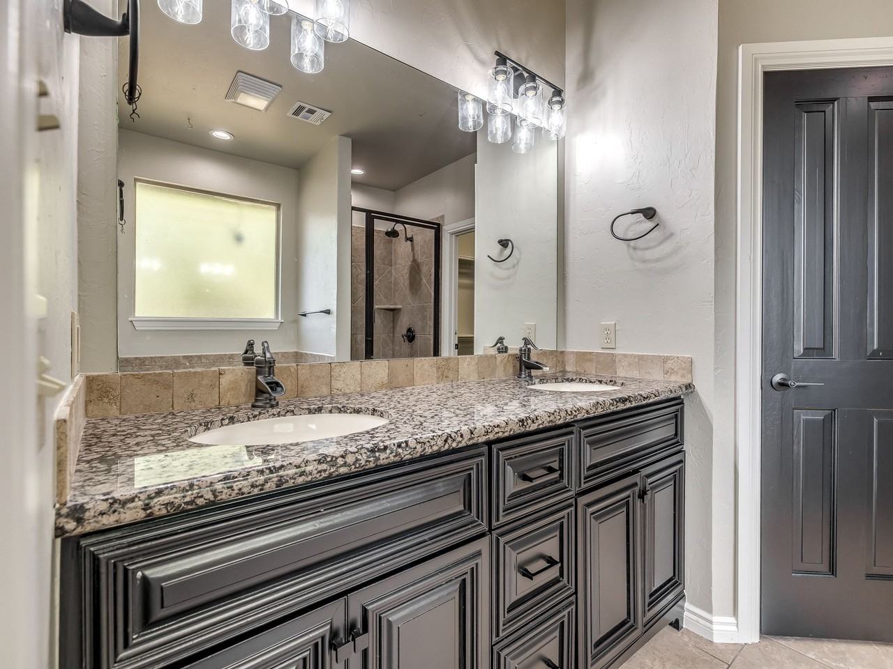 8900 Belcaro Dr - Photo 3 of 49