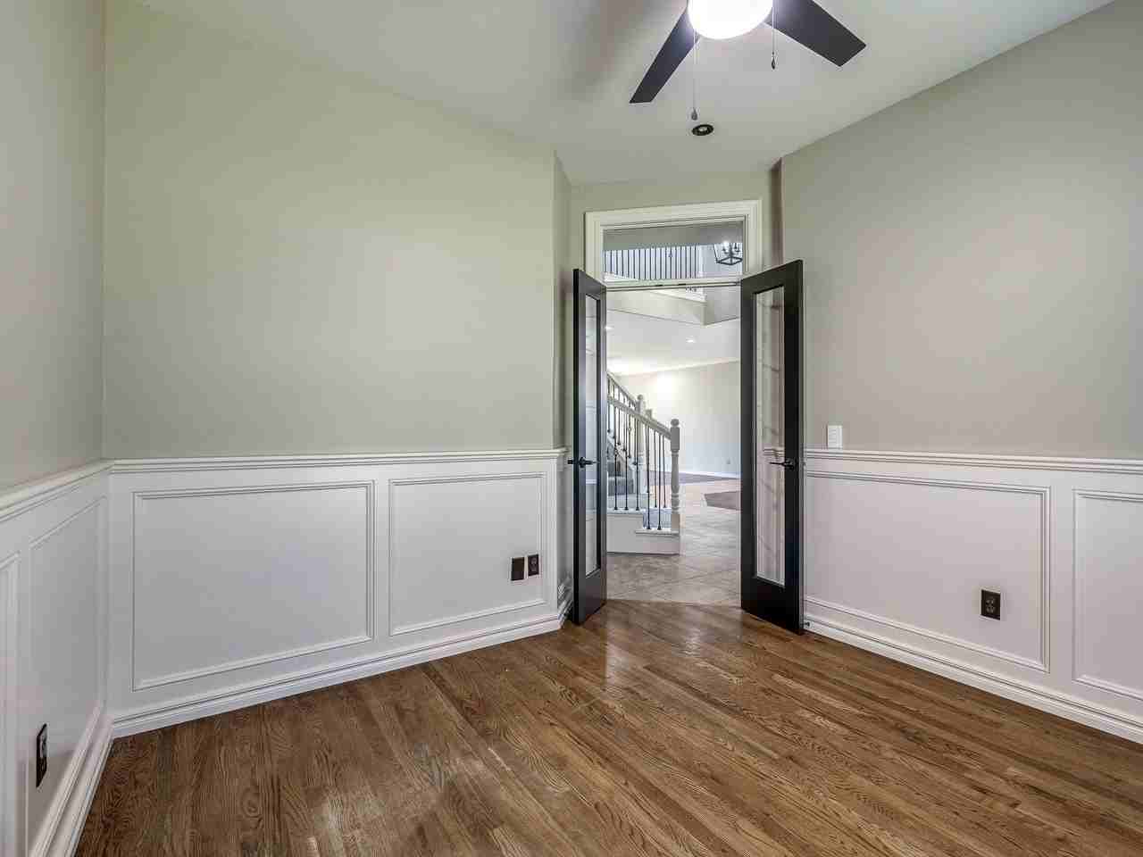 8900 Belcaro Dr - Photo 4 of 49
