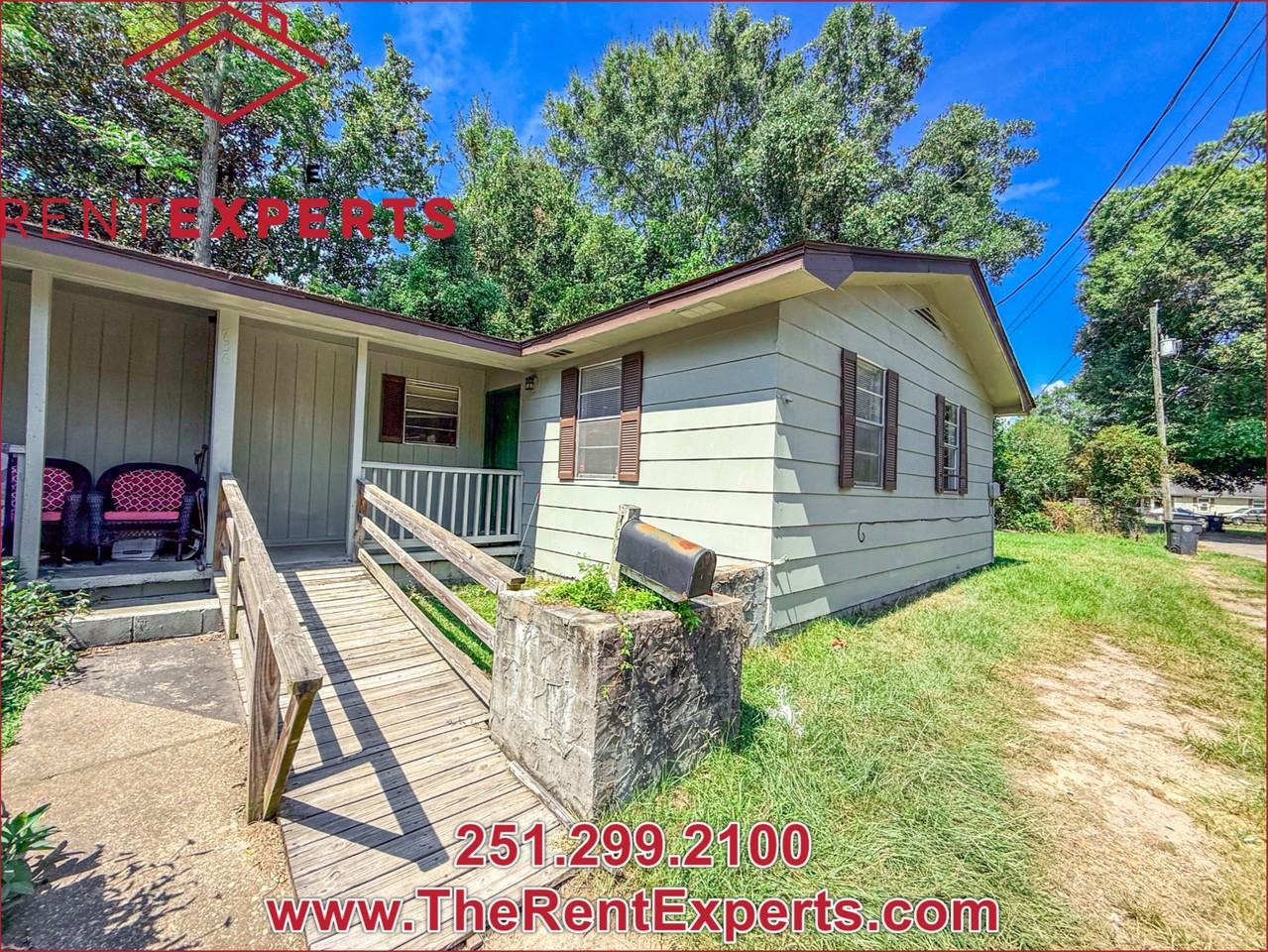 736 Reynolds Ave #B - Photo 3 of 19