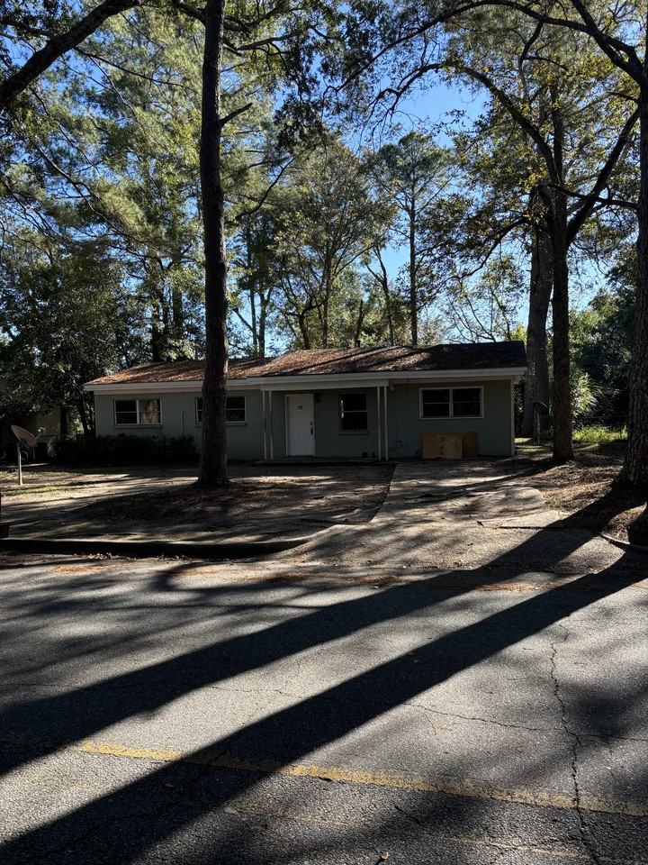 612 10th Ave - Photo 3 of 11