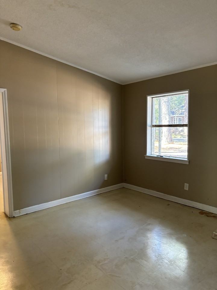 612 10th Ave - Photo 2 of 11