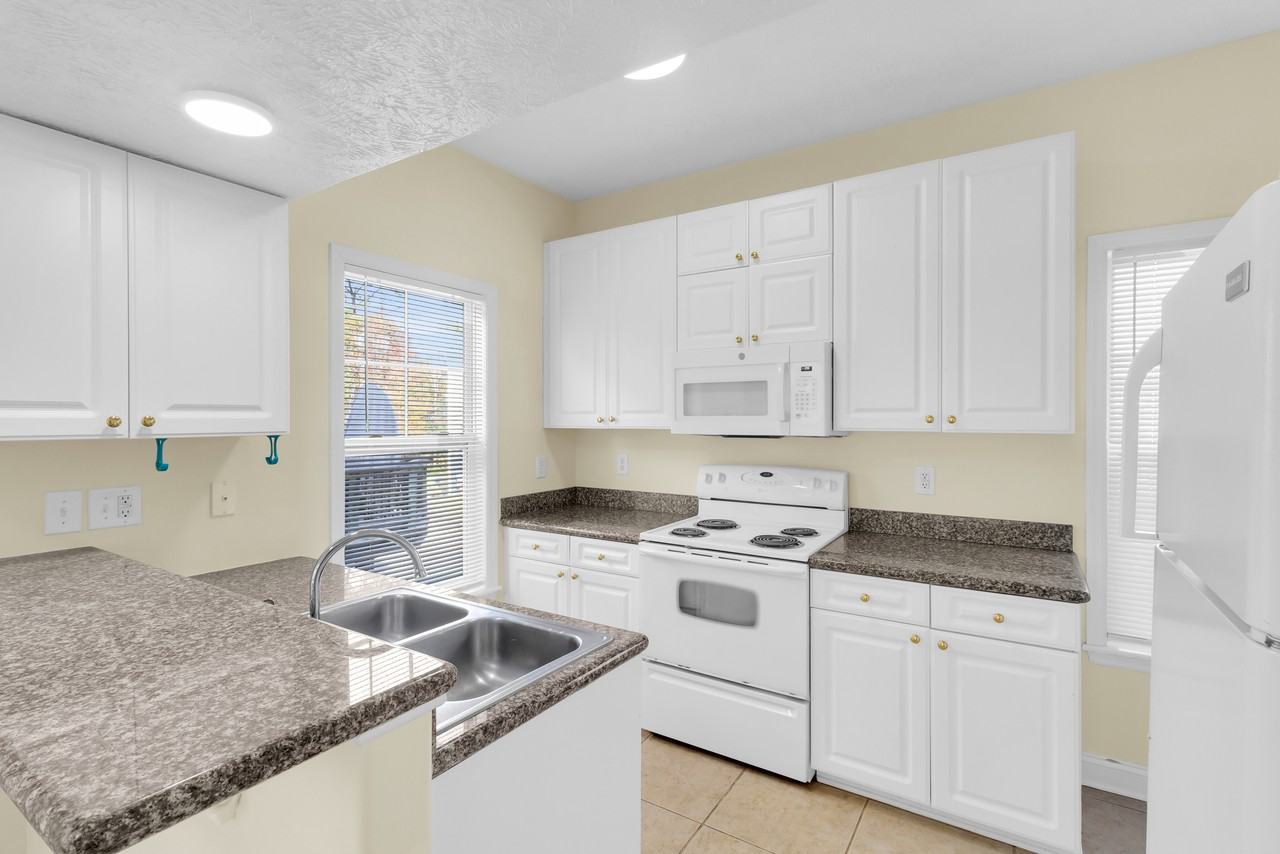 504 Sea Knight Ln #1 - Photo 5 of 50