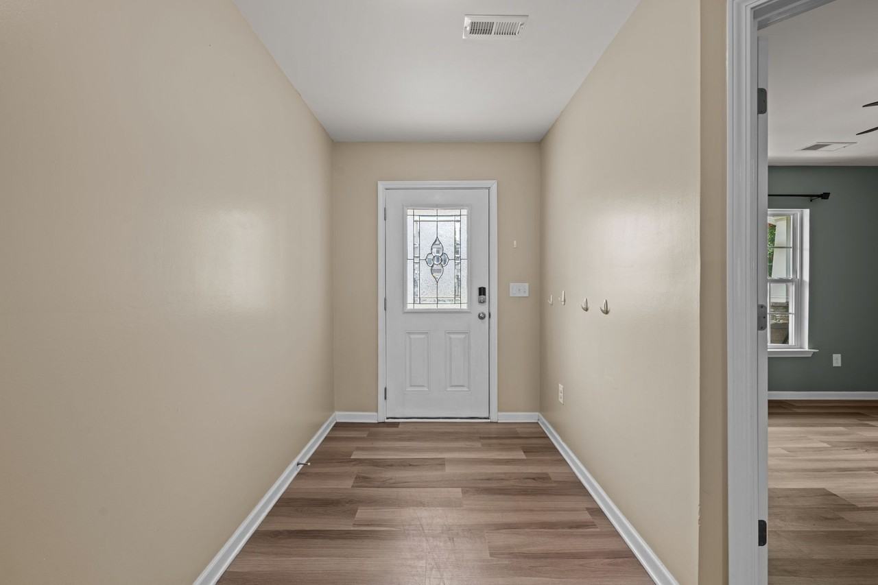 305 Frida Rd - Photo 5 of 50