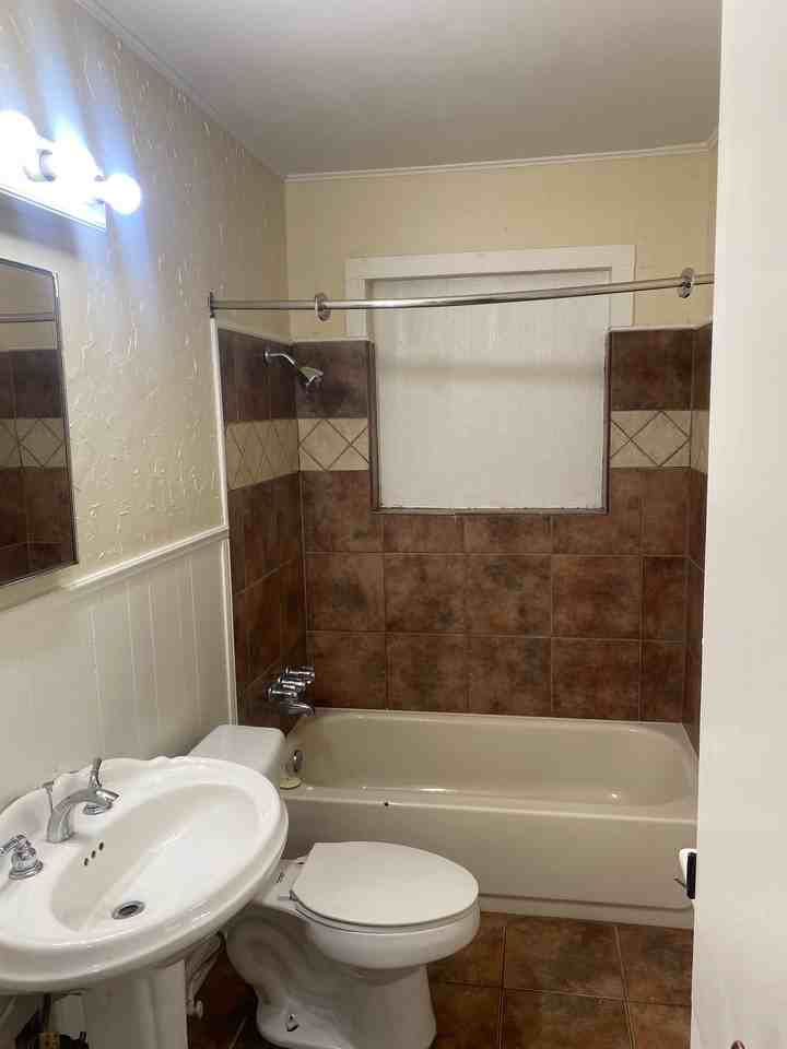 22 Wisteria Dr - Photo 3 of 17