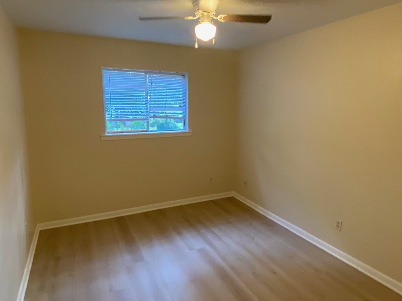 22 Wisteria Dr - Photo 5 of 17