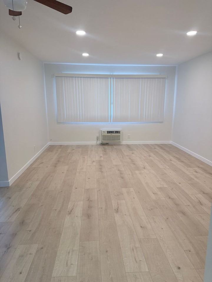 1 Month Free! Renovated Units in Central Van Nuys - Photo 3 of 13