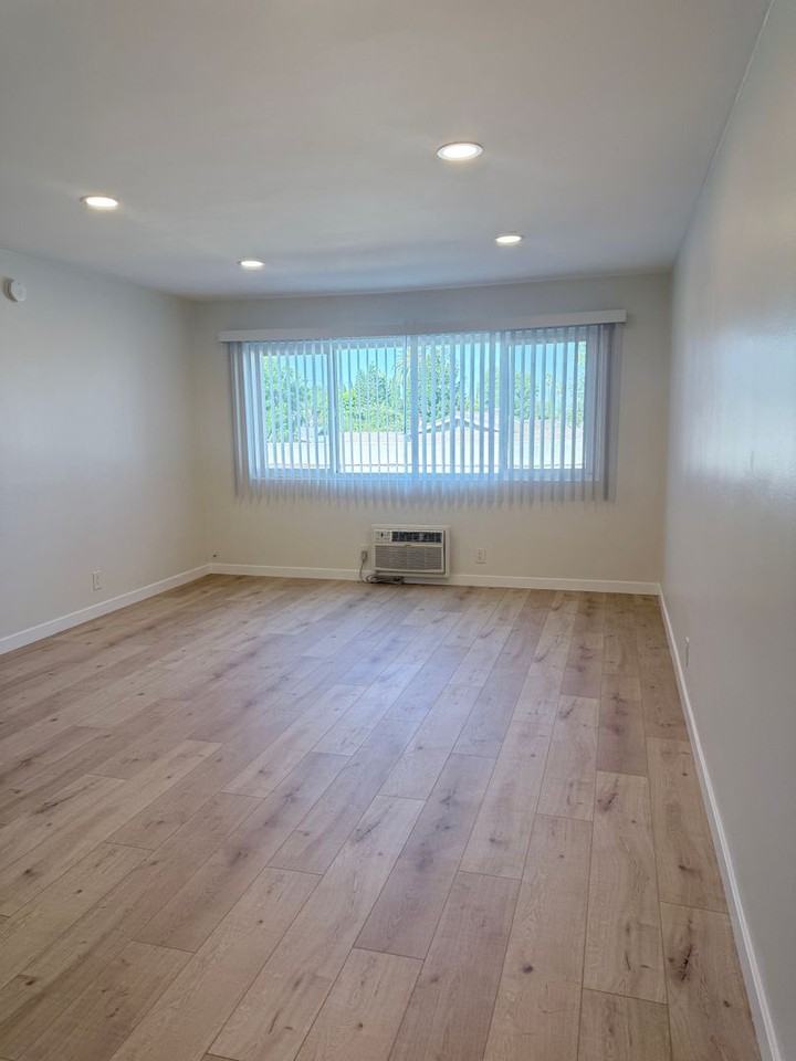 1 Month Free! Renovated Units in Central Van Nuys - Photo 4 of 13