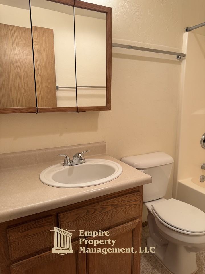 1892 1890/1 Waite St #1892 - Photo 3 of 17