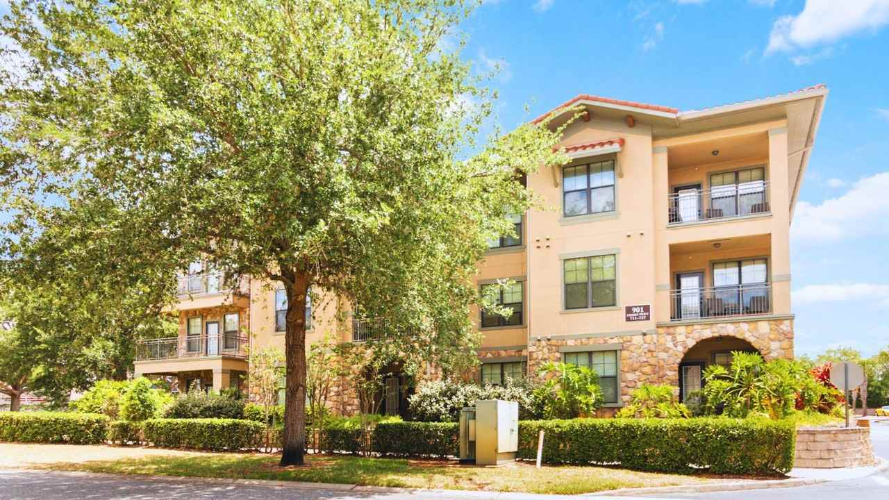 901 Charo Pkwy #1 - Photo 4 of 32