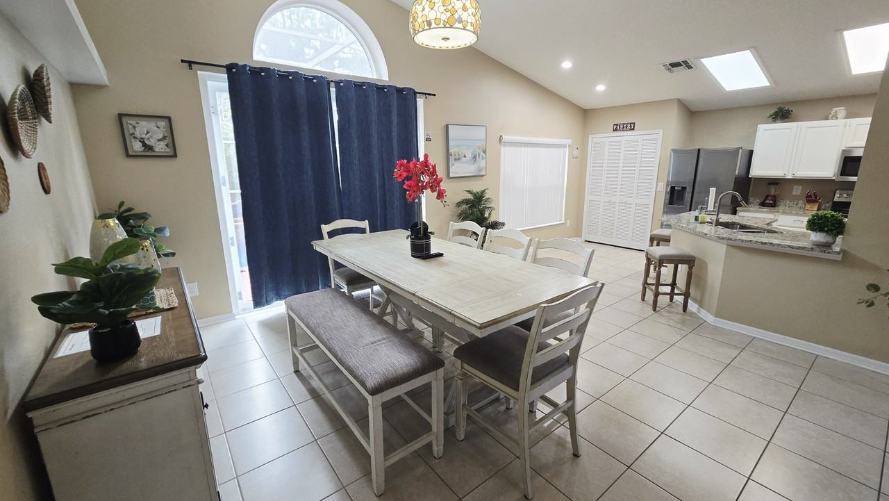 3001 Bransbury Ct - Photo 7 of 38