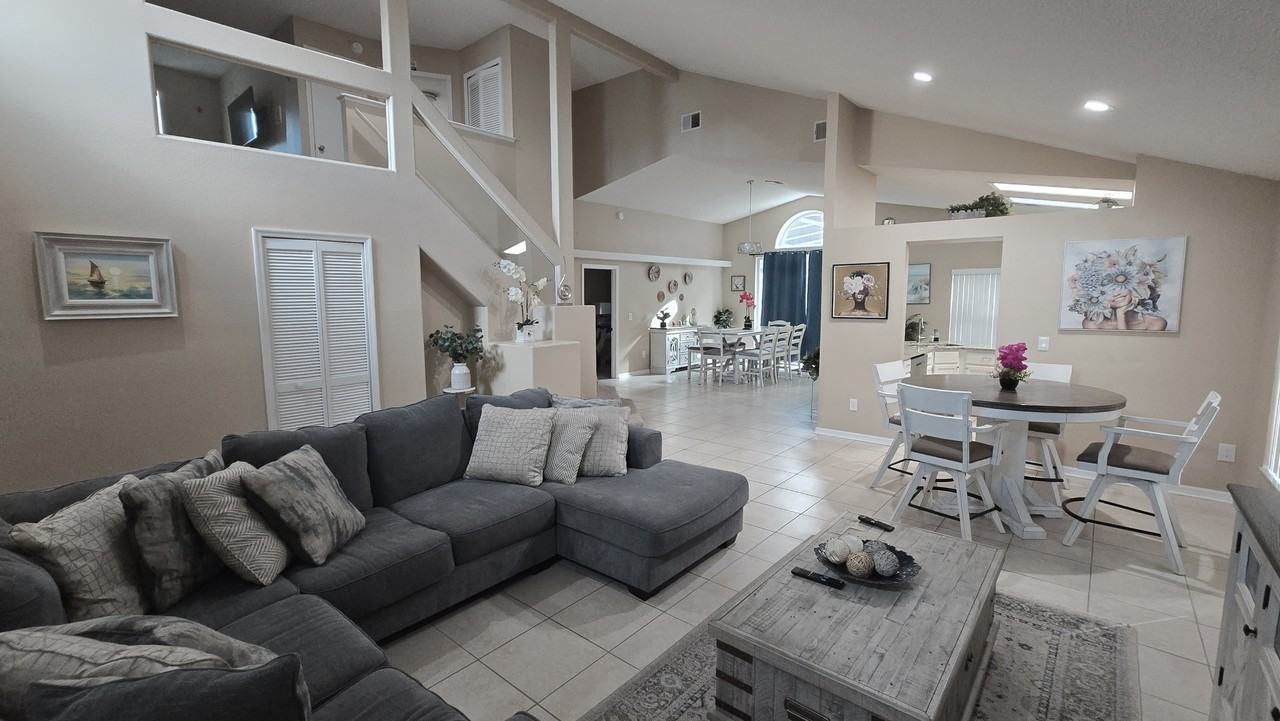 3001 Bransbury Ct - Photo 4 of 38