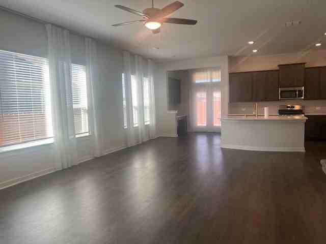 160 Biscayne Dr - Photo 2 of 19