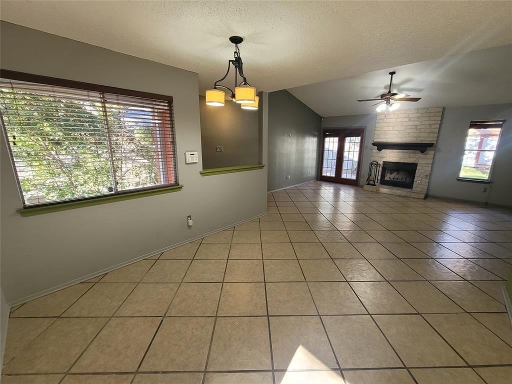 501 Mountain Laurel Dr - Photo 6 of 10
