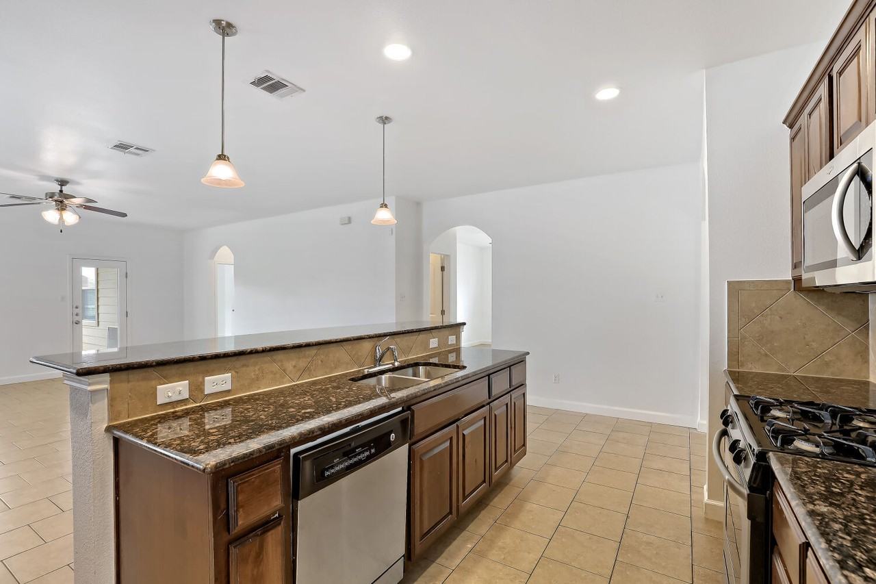 183 Blossom Valley Strm - Photo 5 of 23