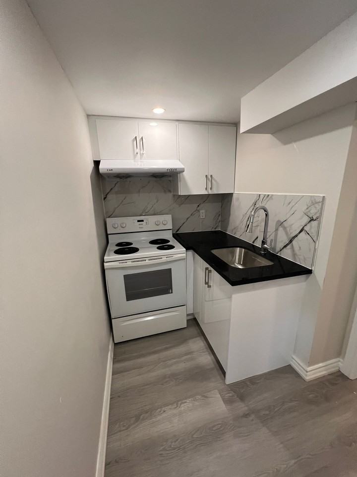 18 Gilroy Dr #3 - Photo 4 of 5