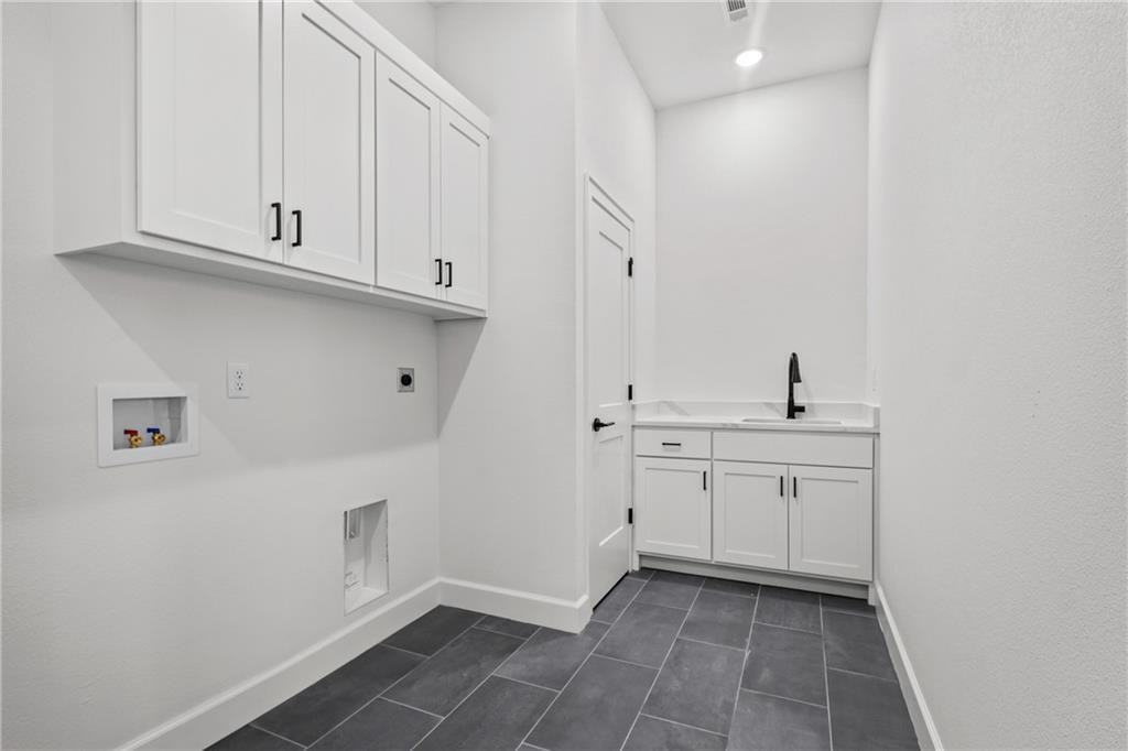 490 Apollo Dr - Photo 6 of 33
