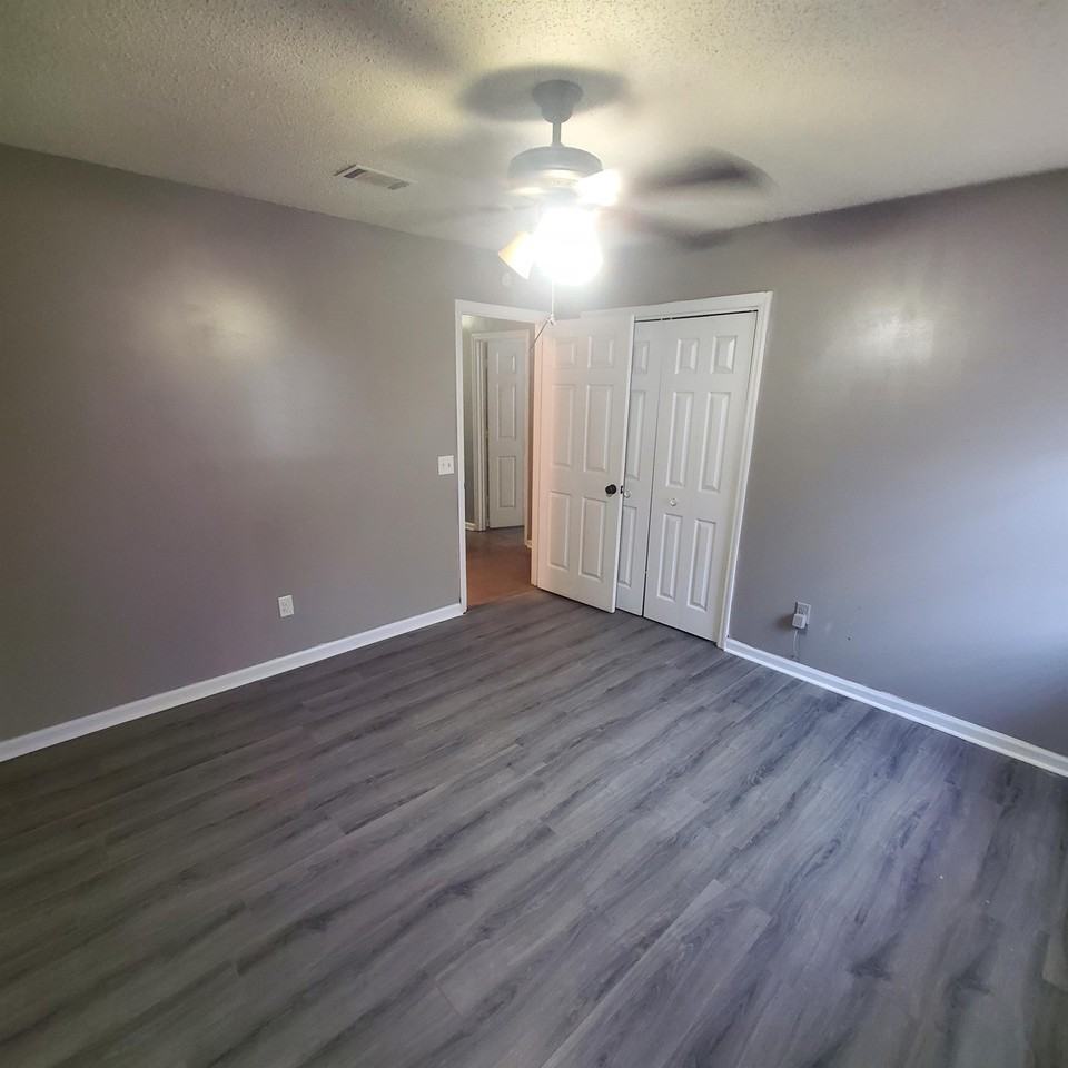 953 Wedgewood Way - Photo 3 of 11