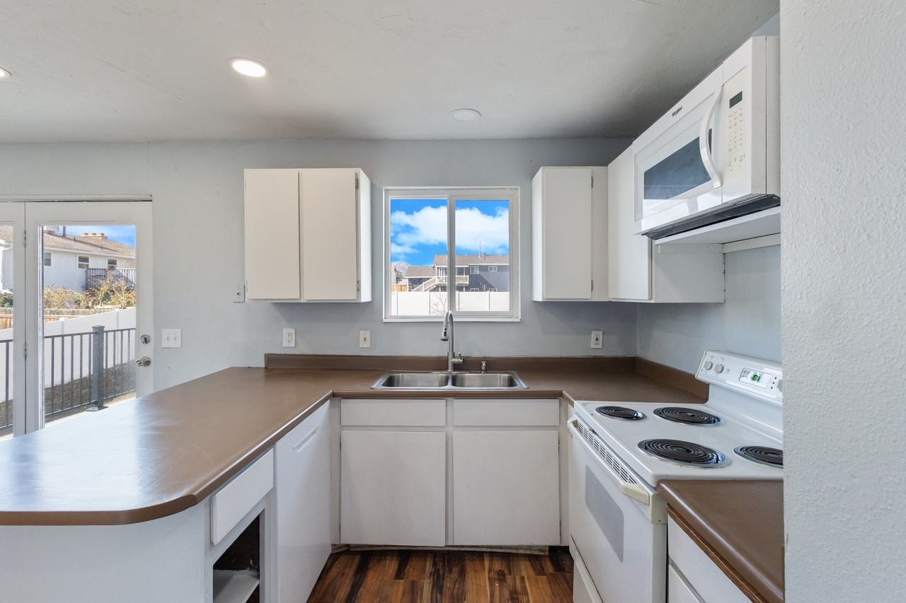 5436 Southwest - Photo 2 of 26