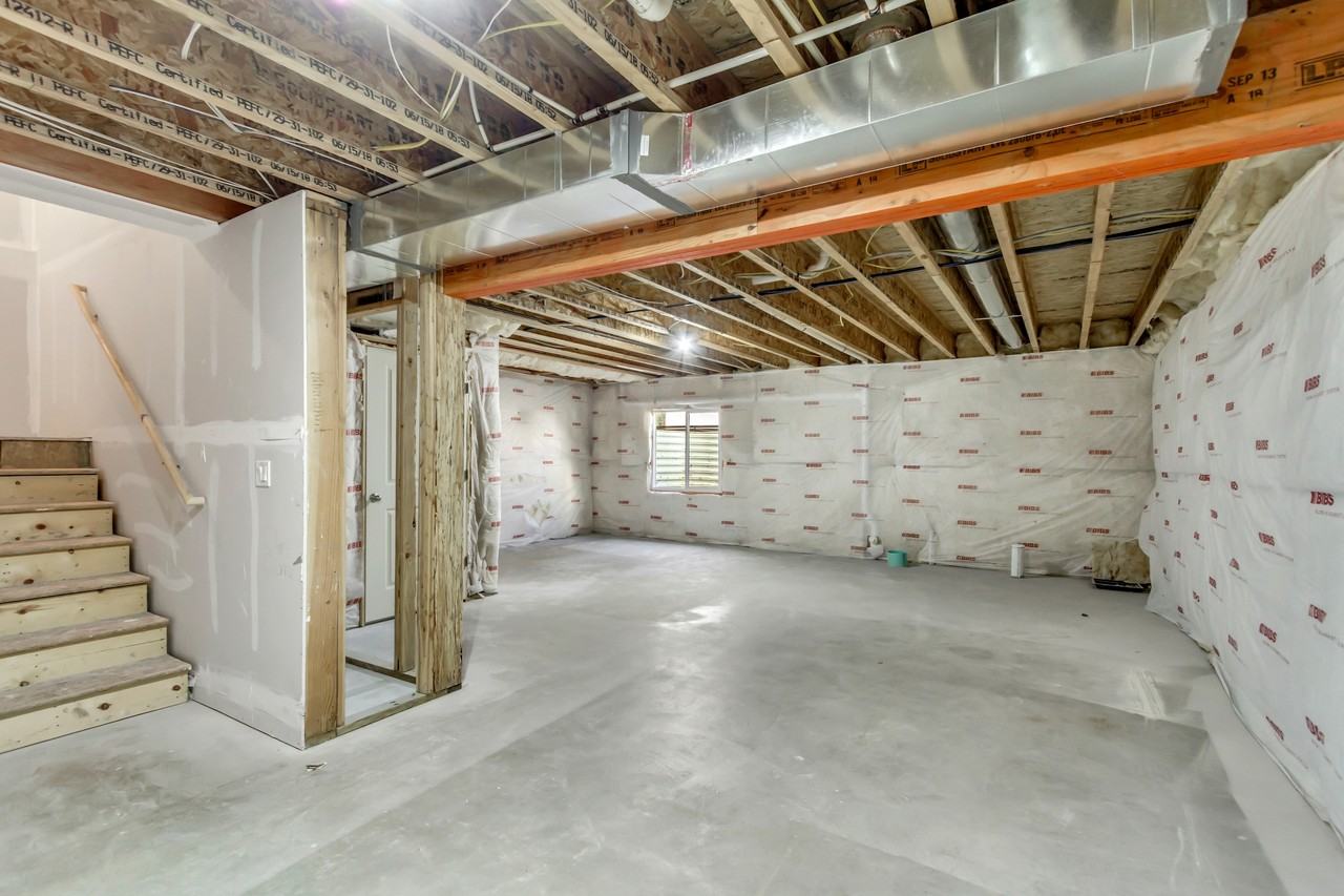 1158 S 1740 W #1 - Photo 5 of 32