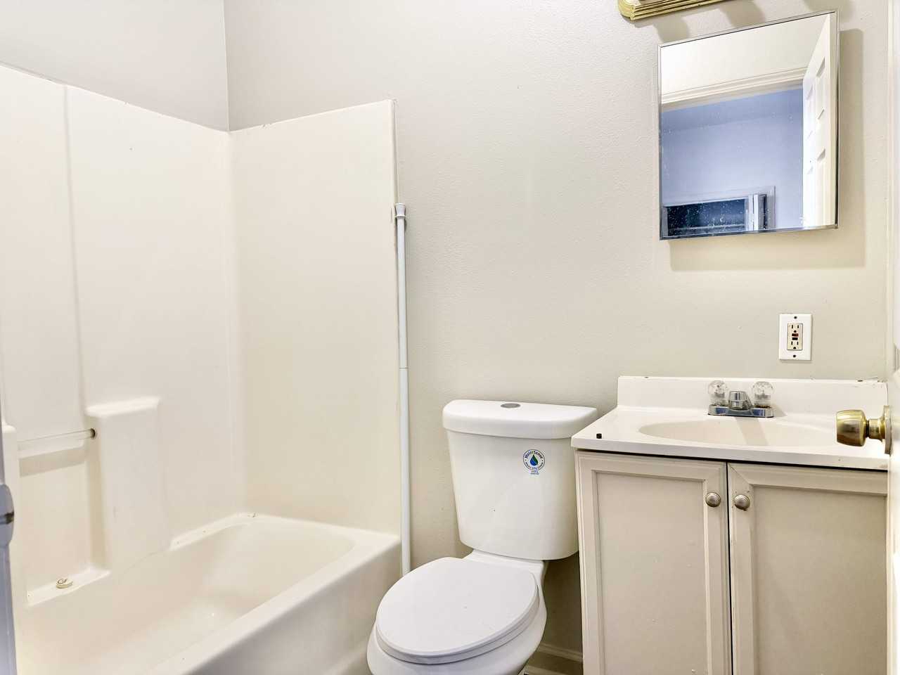 1606 Myrtle Walk - Photo 4 of 11