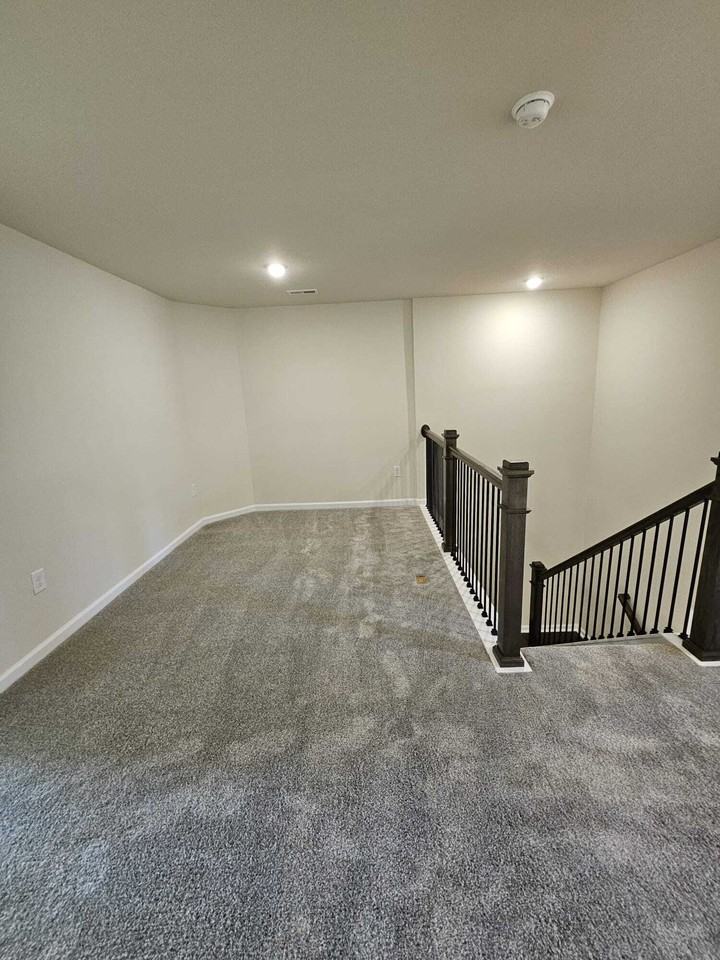 300 Abbots Mill Dr #1 - Photo 4 of 22