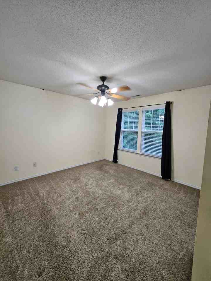 304 Founders Walk Dr #1 - Photo 5 of 20