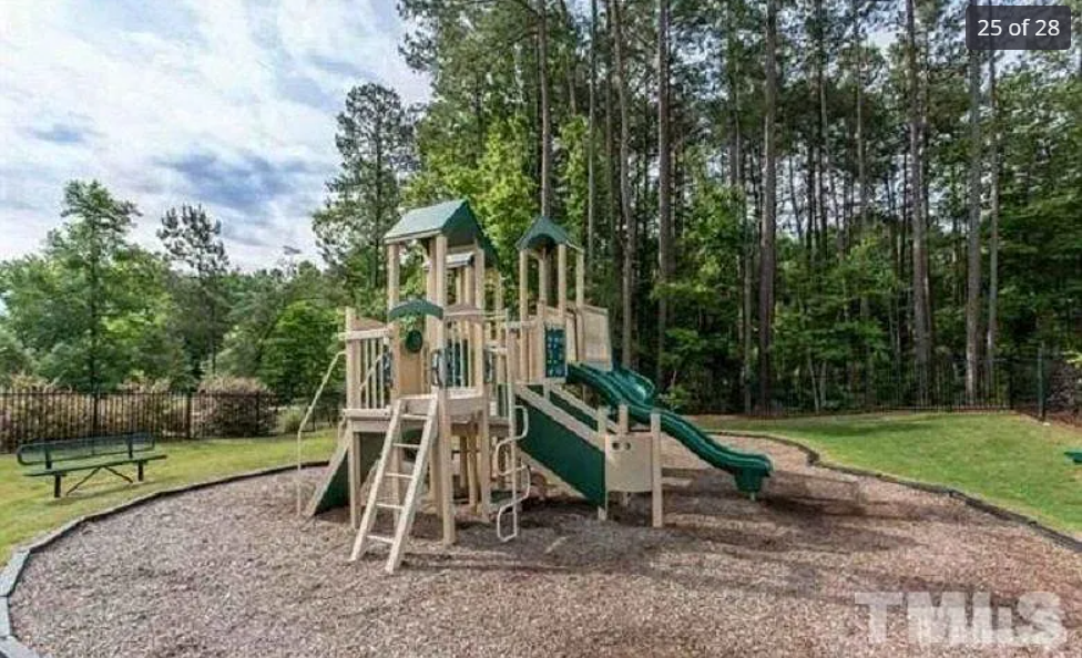 3405 Fairstone Rd - Photo 4 of 29