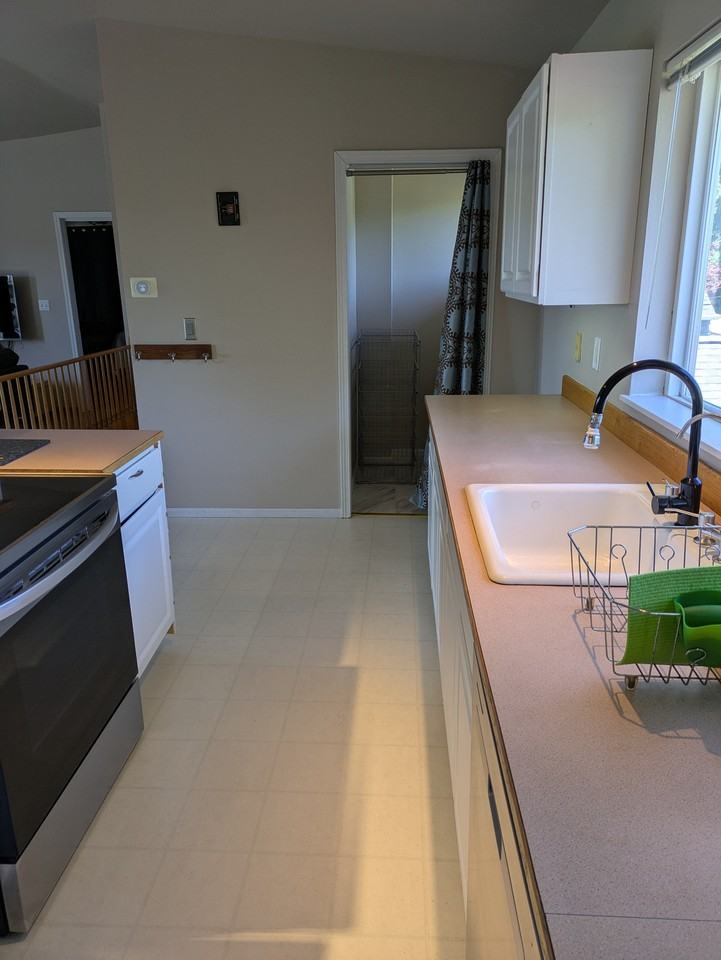 4565 21st Ave Sw - Photo 4 of 27