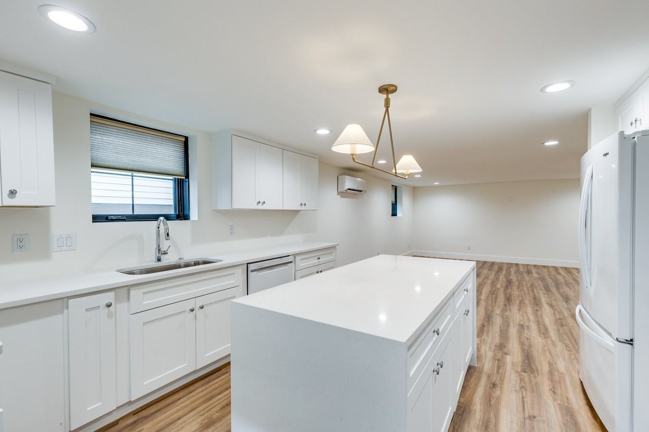 303 Fairfax Ave - Photo 3 of 31