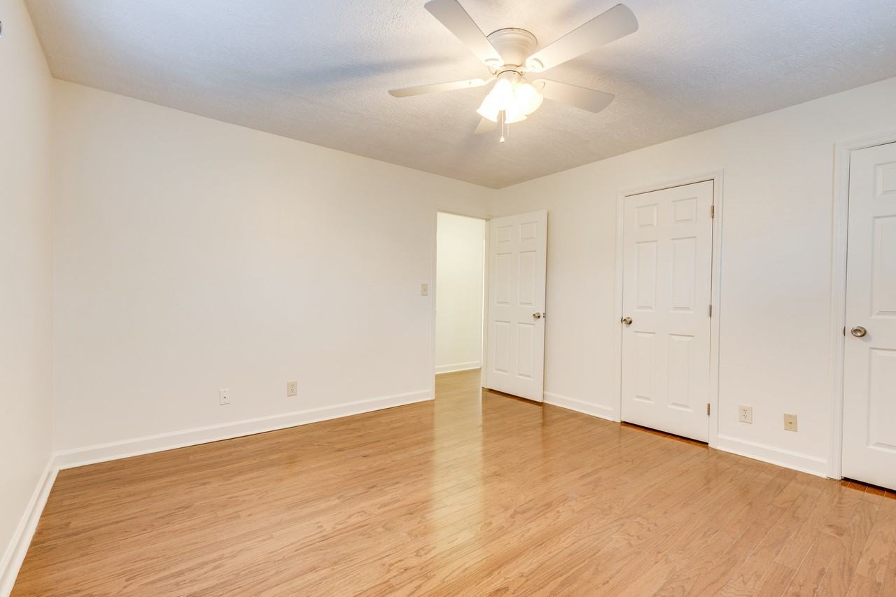 111 Daniels Dr - Photo 4 of 23