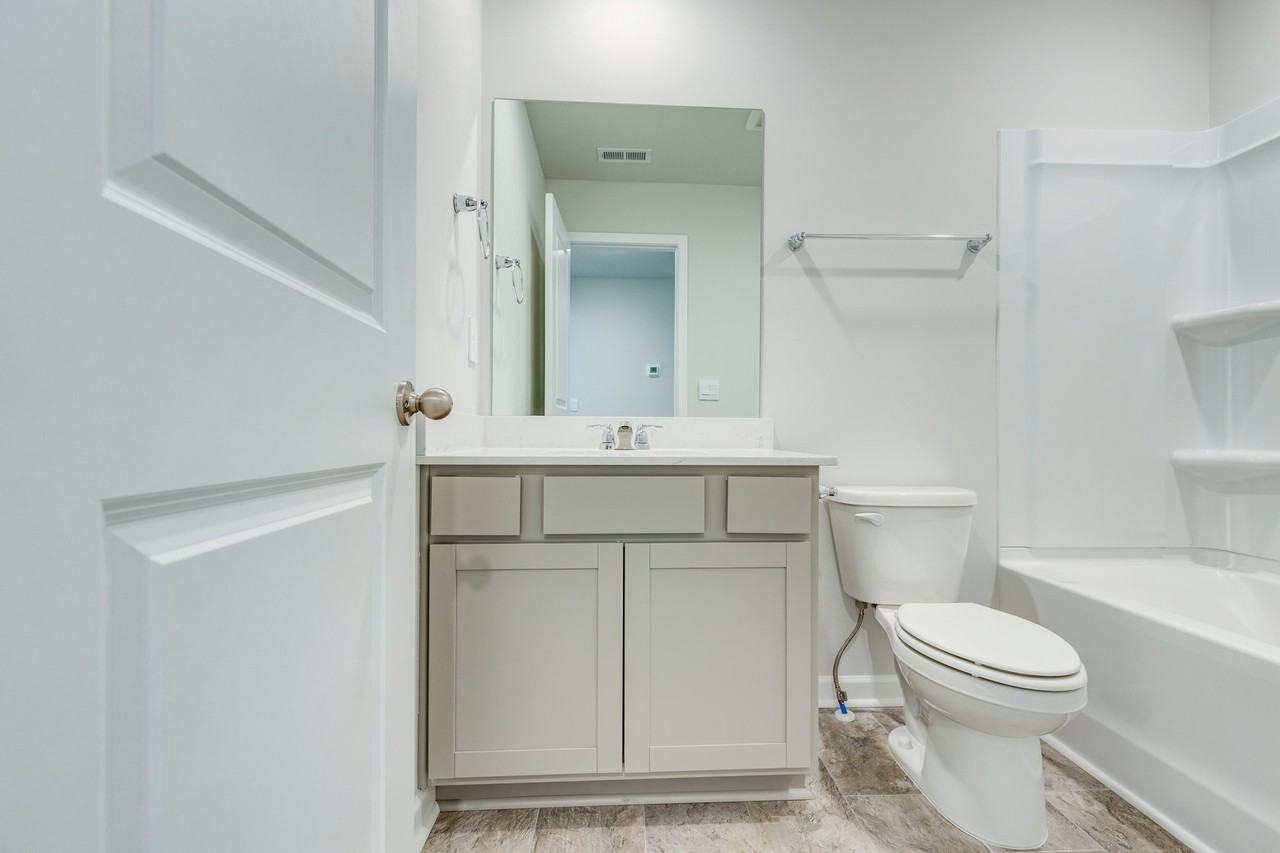 4208 Oswin Dr - Photo 4 of 34