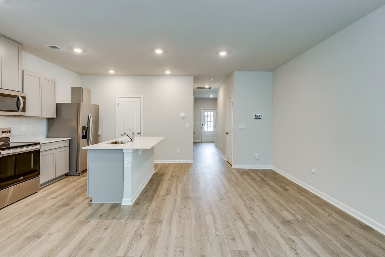 4208 Oswin Dr - Photo 5 of 34
