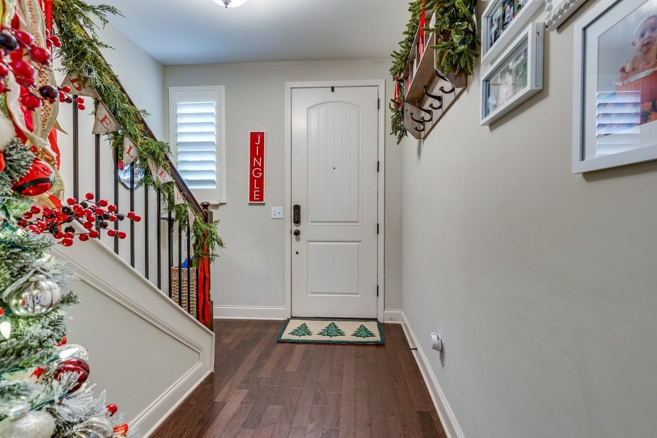 3005 Hebron Trace Dr - Photo 3 of 33