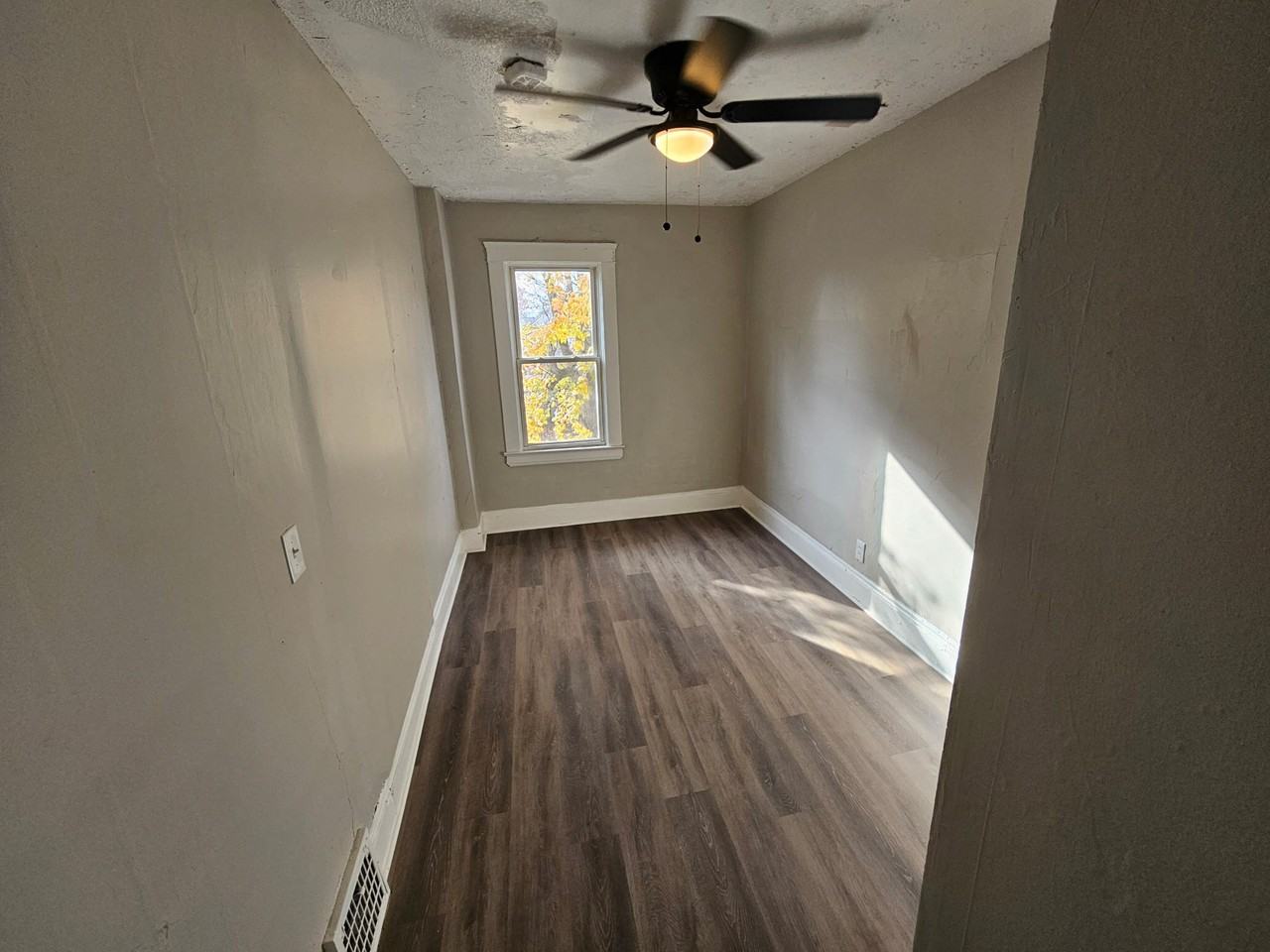 1148 Norwood Rd - Photo 7 of 20