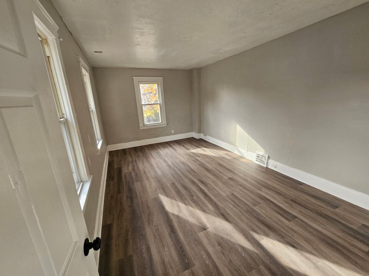 1148 Norwood Rd - Photo 4 of 20