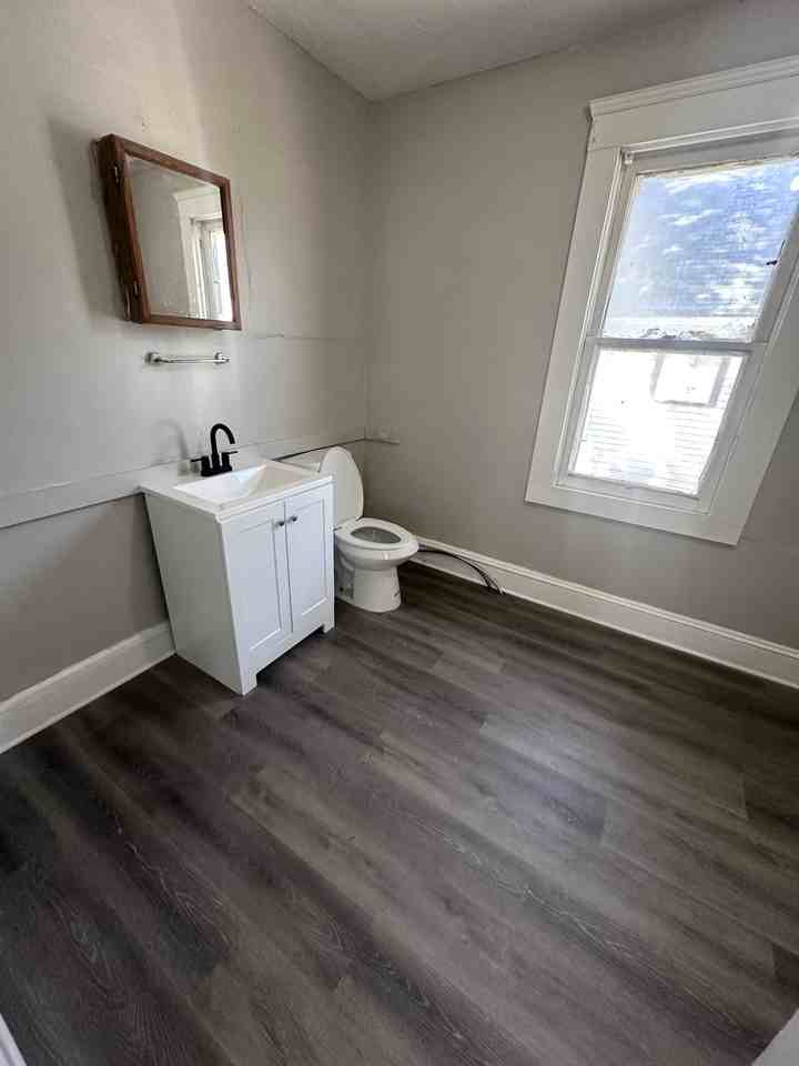 1148 Norwood Rd - Photo 6 of 20