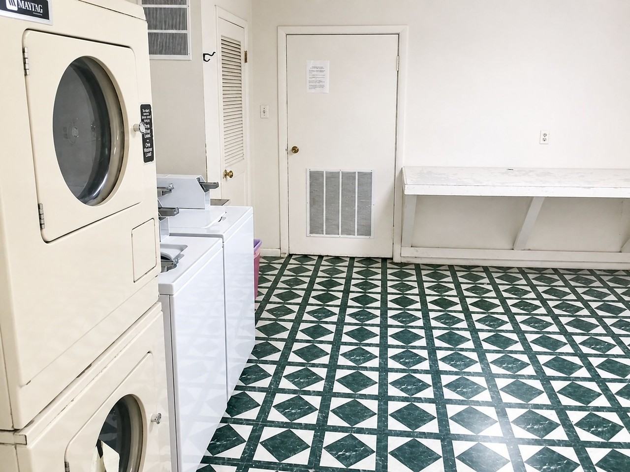 *** North Hills Apartments for rent * Pet Friendly * Central A/C * Spacious * Available Now *** - Photo 2 of 2