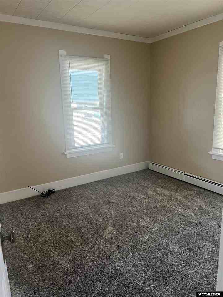 314 S Grant St - Photo 3 of 9
