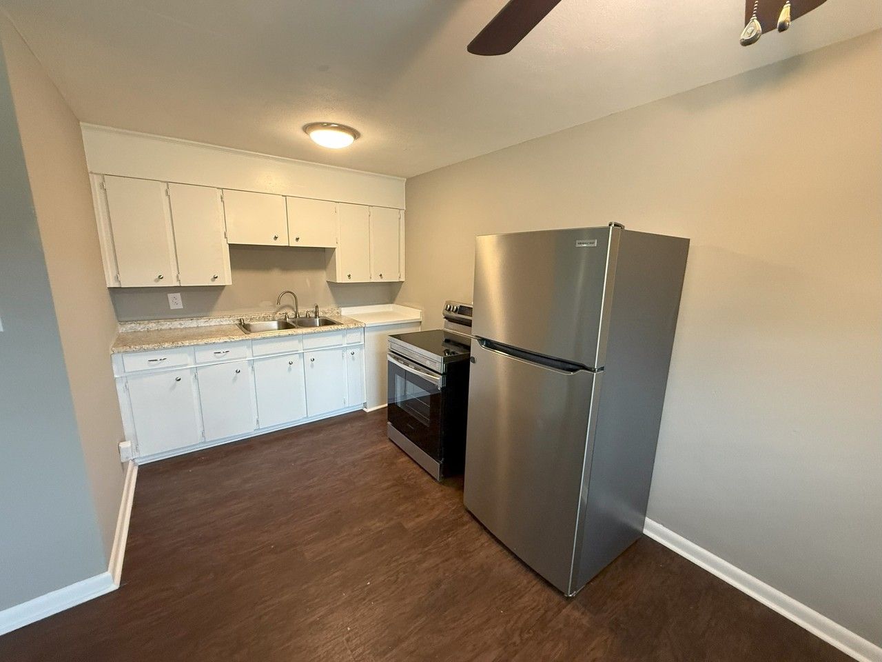 17 Hollis St #B - Photo 2 of 10