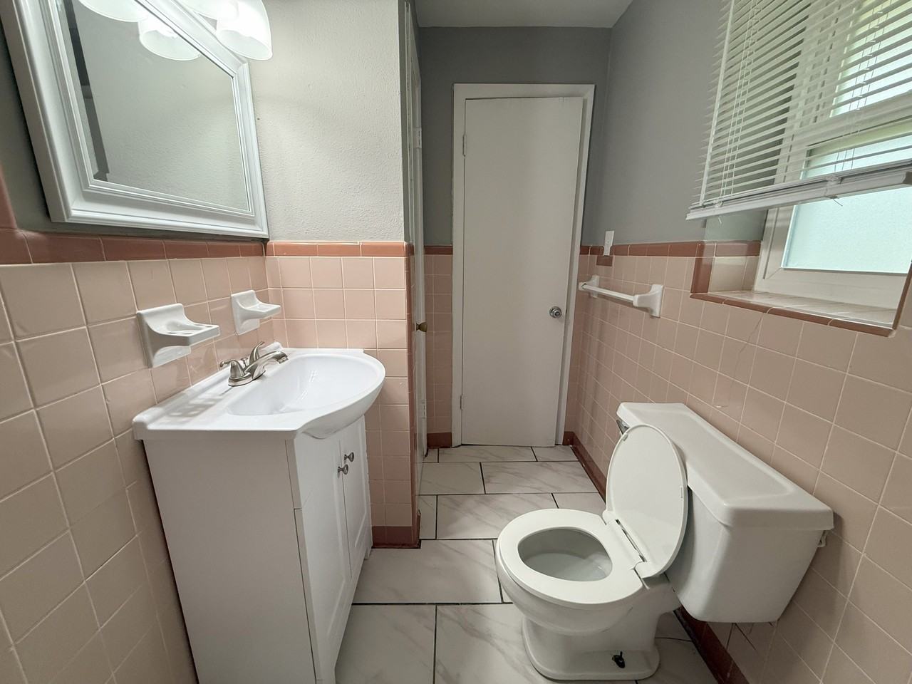 17 Hollis St #B - Photo 6 of 10