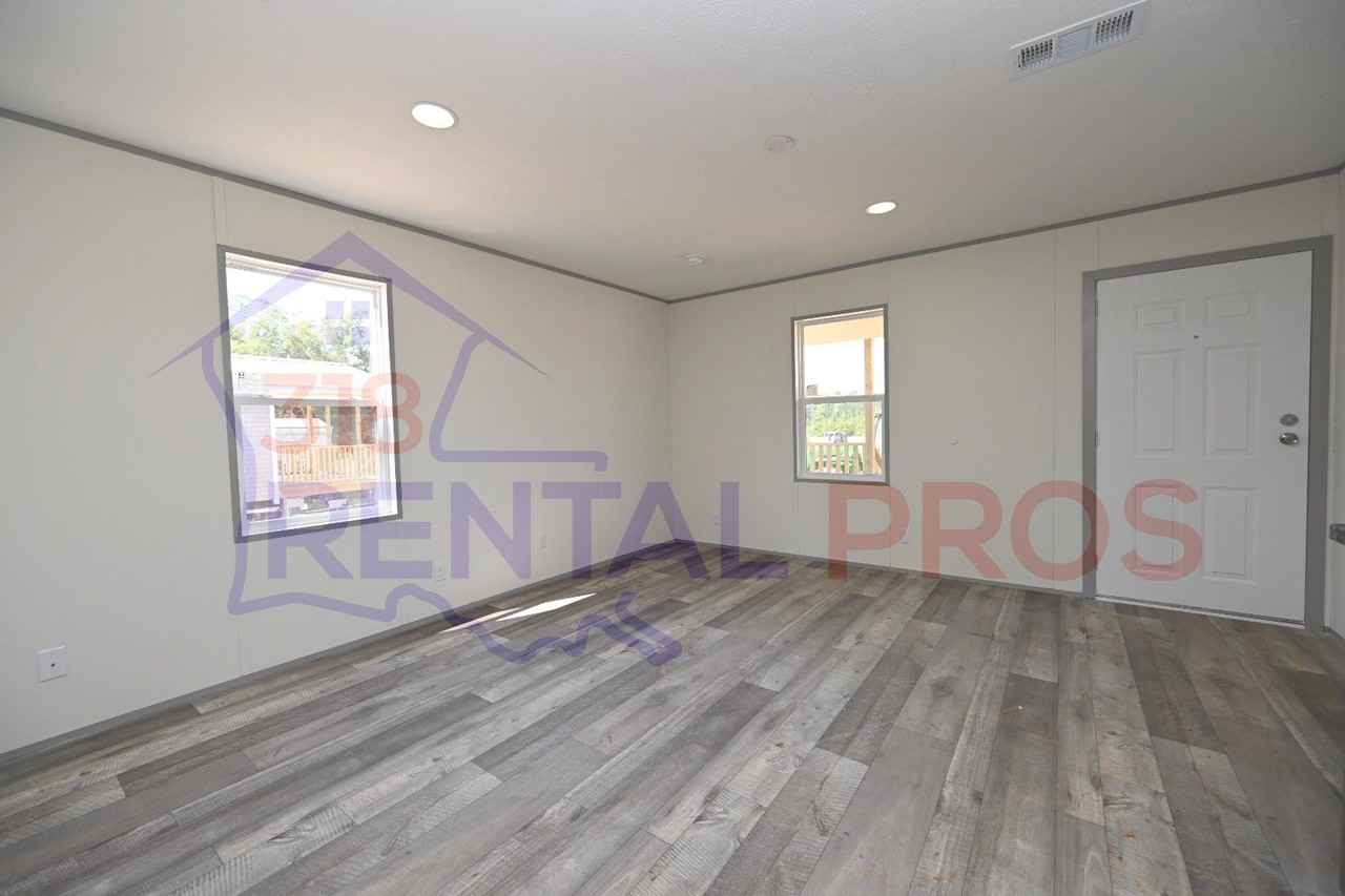 218 Kathryn Ln - Photo 5 of 17