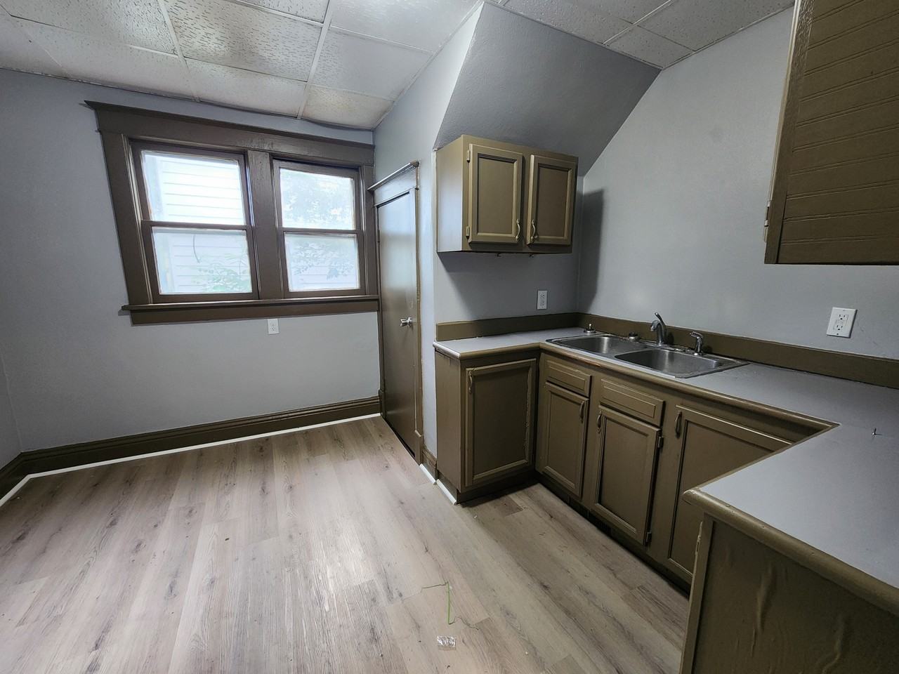 525 Courtland St - Photo 4 of 13