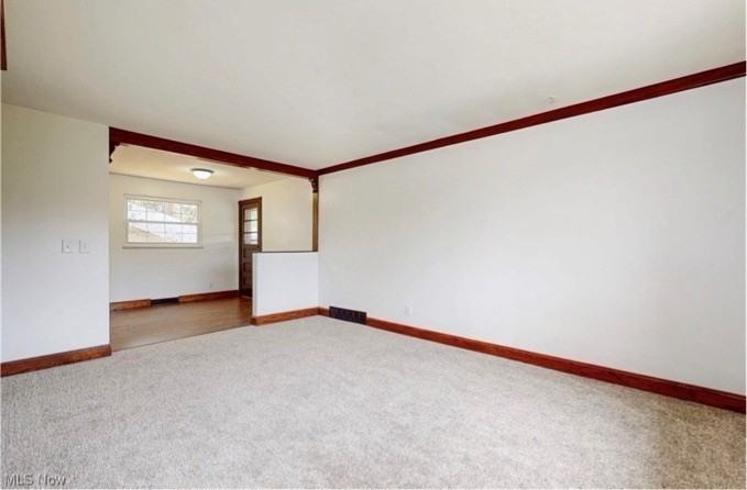240 Stardust Dr - Photo 4 of 22