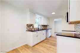 704 Douglas Ave - Photo 7 of 19