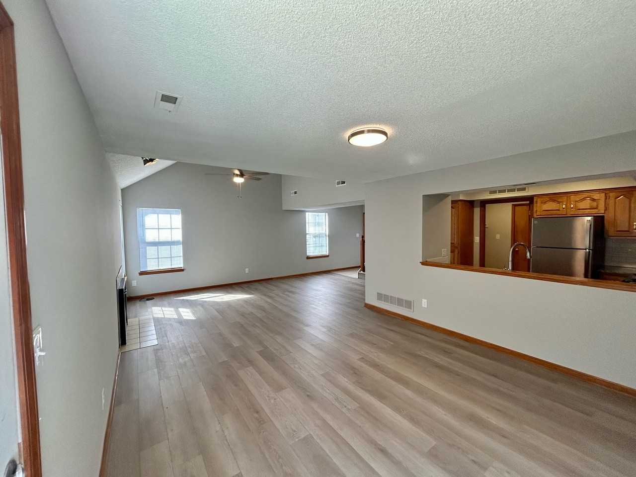 2519 Crestline Ct - Photo 2 of 11