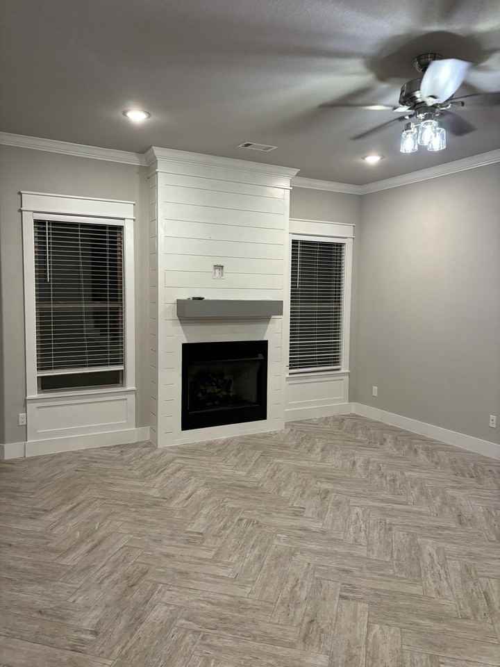 1051 Little Osage Ave - Photo 2 of 15