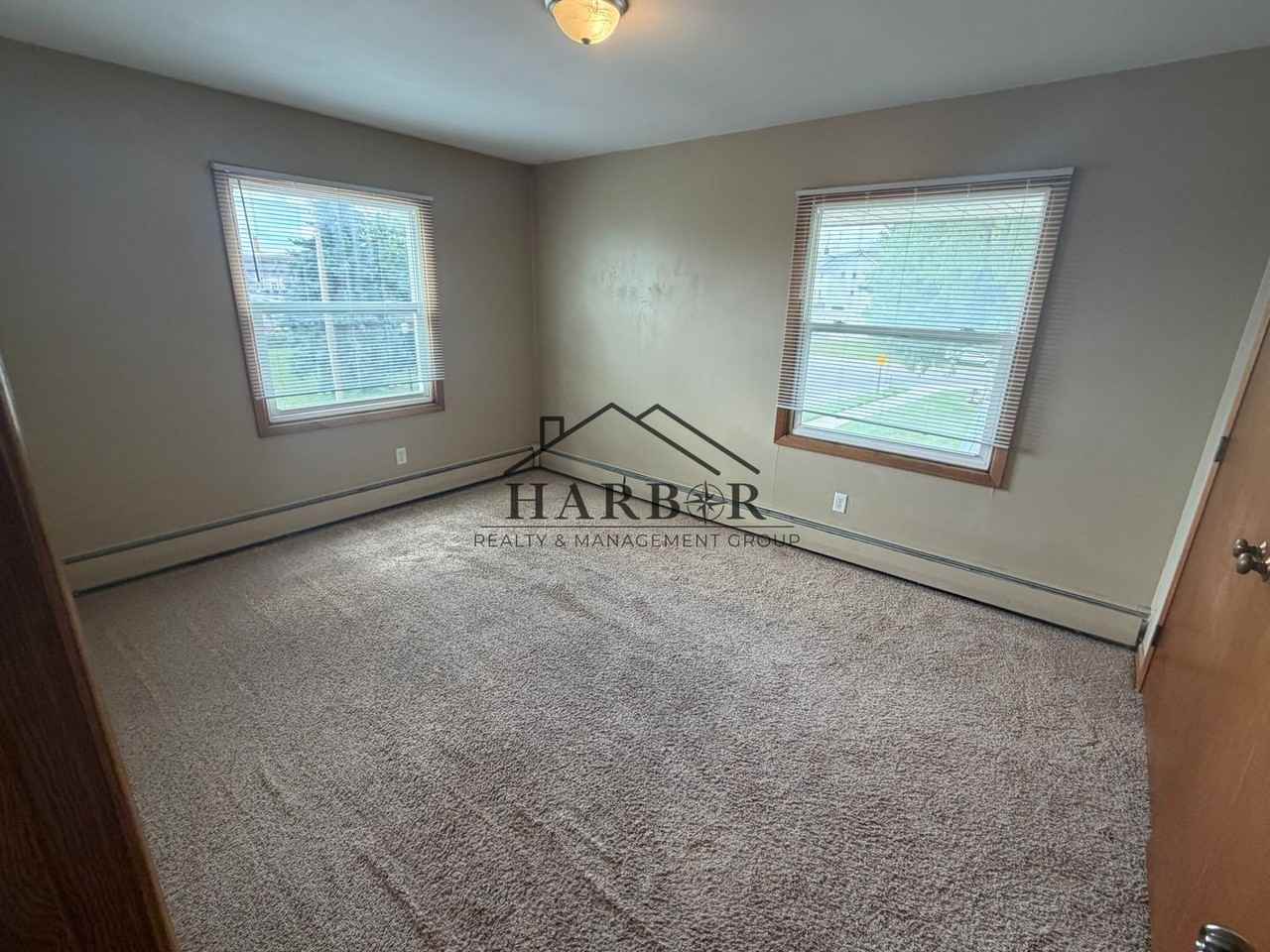 200 11th Ave Nw - Photo 6 of 9