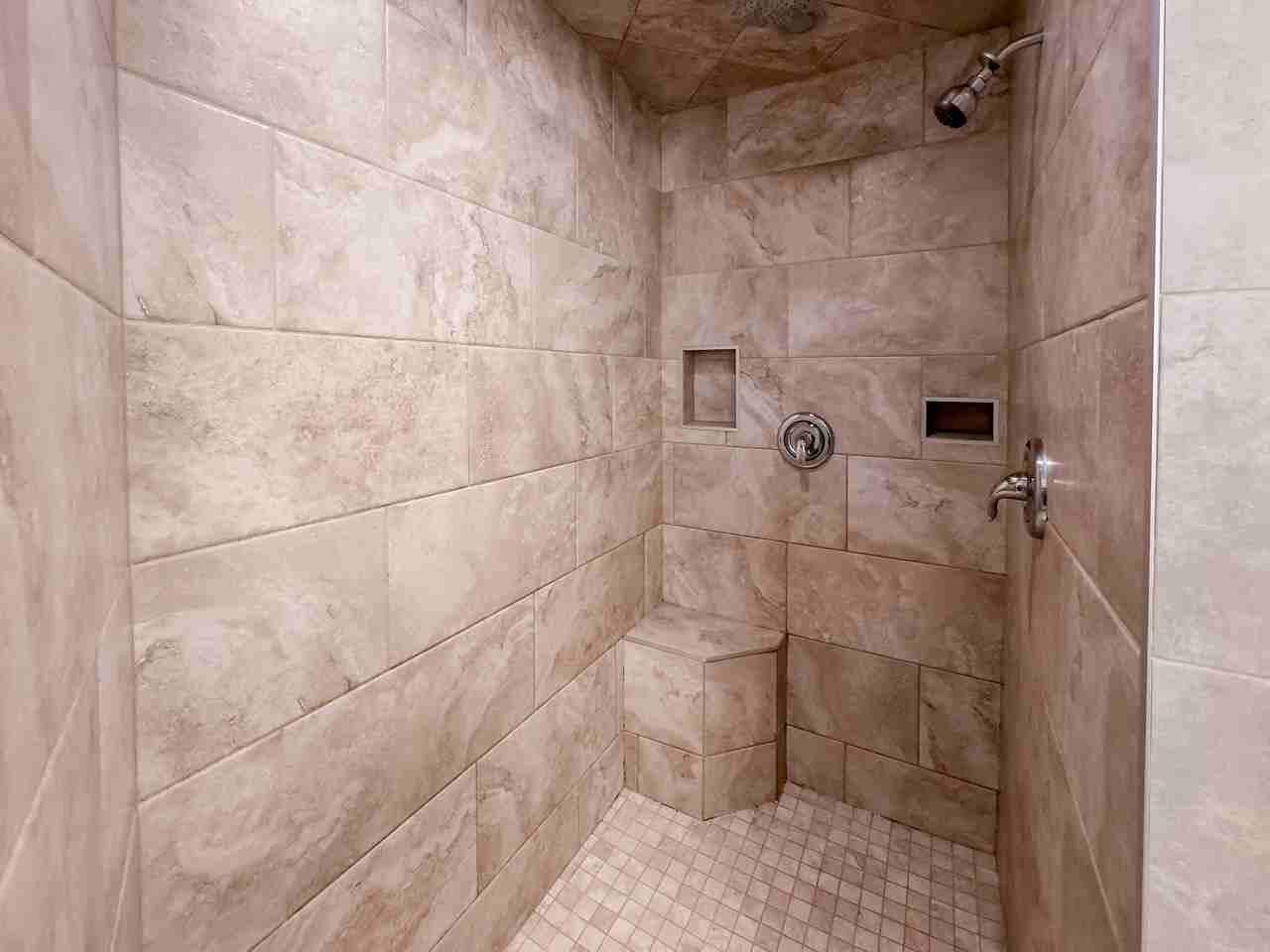 79 Granby Bay - Photo 4 of 10
