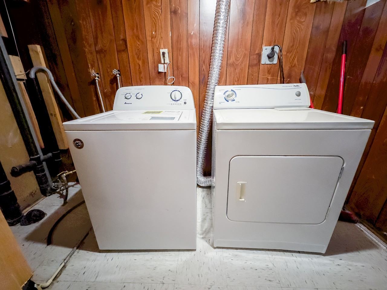 79 Granby Bay - Photo 2 of 10