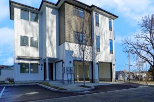 featured image of 4606 N Iota Ln #200